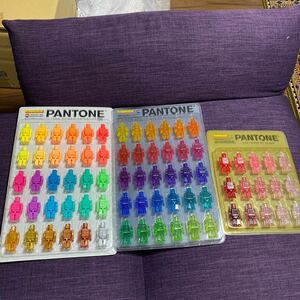 キューブリックPANTONE3セット 発売元　メディコムトイ