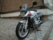 エフトイズ、ヴィンテージバイクキット1/24サイズ、スズキGSX1100Sカタナ【刀】1990年SL型完成品。送料は無料！_画像9
