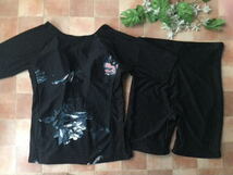 新品◆袖あり袖付き・フィットネス水着・21号LL・シックなプリント×黒_画像3