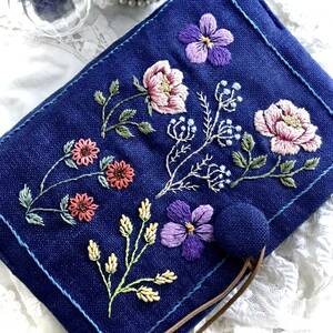 ◆◆多機能手帳型ケース“すみれ”薔薇*ボタニカル刺繍…大ポケット2口＊カードポケット24口…お薬*血圧*通帳*多種カードなどhandmade◆◆