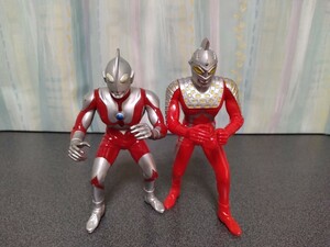 ウルトラマンとウルトラセブンの古い硬質ソフビ人形２体セット ジャンク品