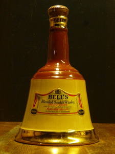 ベル「BELL'S」 1970年代か 20年以上貯蔵原酒使用 25.1/2OZS 当時最上位 ブレアアソール グレンリベット カリラ 　BELL'S・D-1201-C