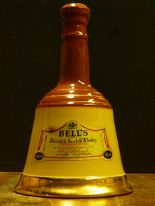 ベル「BELL'S」 陶器 1980年代初めか 20年以上貯蔵原酒使用 75cl 当時最上位 ブレアアソール グレンリベット カリラ BELL'S・D-1220-A