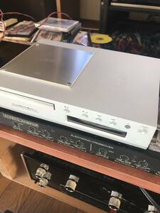 LUXMAN D-N100CDプレーヤー