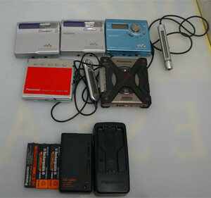 SONY WALKMAN MZ-N920 MZ-N1 Panasonic SJ-SW9MD 等　MDプレイヤー5台　　充電器付　