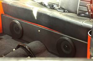 ローバーミニ　リアシート下スピーカーボード　ケンウッドKFC-RS16スピーカー付き　クラシックミニ　ミニクーパー