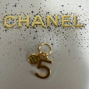 CHANEL シャネル　ホリデー　チャーム　ロゴマーク　ノベルティ　クリスマス