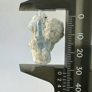 【E23280】 アルカリベリル ベリル パキスタン 結晶 天然石 パワーストーン 緑柱石 原石 鉱物