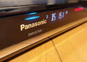 ◆◆ ［ 500GB → 4TB 新品東芝製換装済 HD半年保証］Panasonic DIGA DMR-BZT600 新品リモコン・取説コピー・各ケーブル・整備動作品