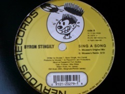ハウス Byron Stingily / Sing A Song 12インチです。
