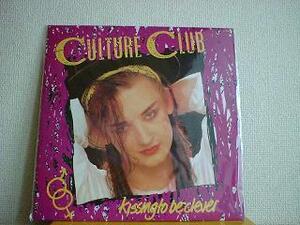 ディスコ Culture Club / Kissing To Be Clever LPです。