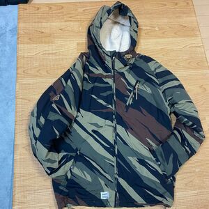 ADDICT アディクト　マウンテンパーカー　新品未使用　Lサイズ 迷彩　カモ　CAMO キルティング