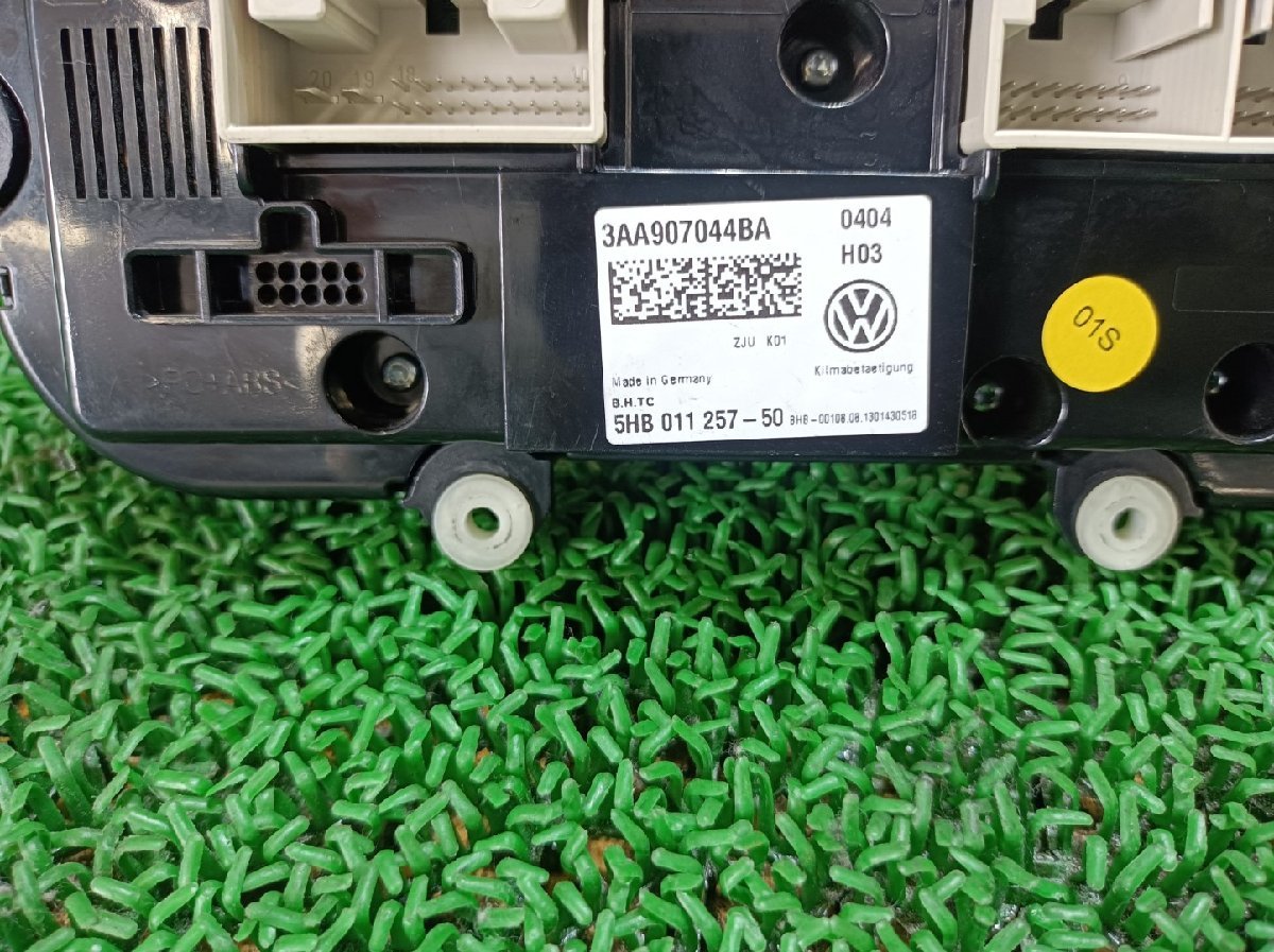 VW エアコンスイッチパネル トゥーラン 1TCTH 2014 #hyj NSP89248