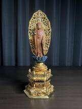 仏教美術　香木　舟型阿弥陀如来　4寸　金箔六角台　高さ33cm　仏像 立像 置物 骨董 仏壇 木彫【仏壇屋保管品】_画像1