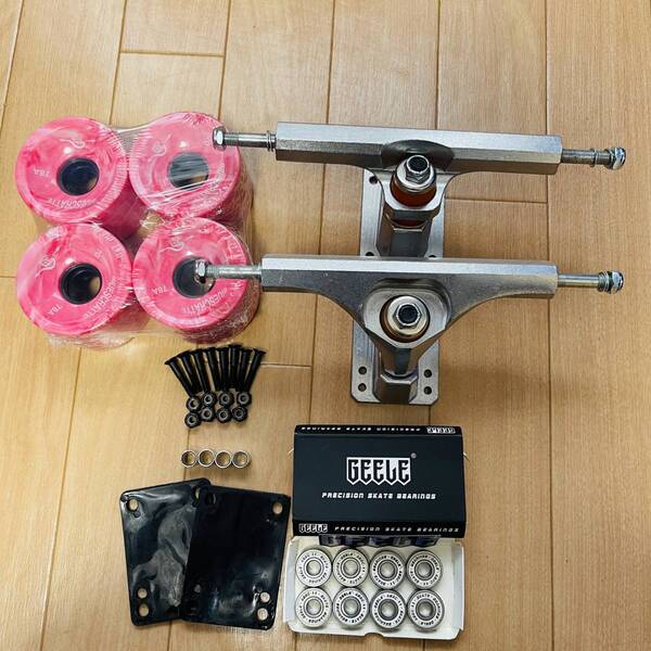 お得 サーフスケート CARVER カーバー CX4同機能トラック 第二世代 70*51mmソフトウィール ABEC11ベアリング 足回りセット Q