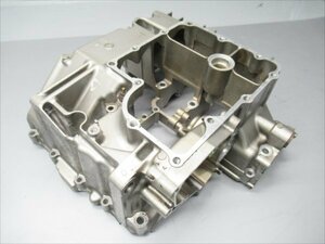 EGR4-1004-13 ホンダ ホーネット250 MC31 エンジン番号 MC14E-1503～ エンジンパーツ クランクケース 下側 ロアケース