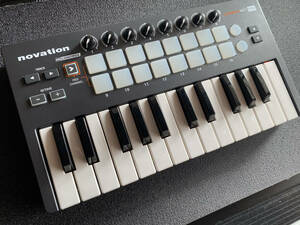 NOVATION ノベーション LAUNCHKEY MINI [MK1] MIDIキーボード コントローラー 25鍵ミニ鍵盤