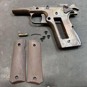 CMCコルトガバメント M1911A1フレーム グリップ 文鎮などにどうでしょうか？ 中古現状