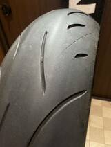 中古MCタイヤ 2021年製造 DUNLOP SPORTMAX D214 180/55ZR17 ダンロップ スポーツマックス 180 55 17 0121 K4370_画像2