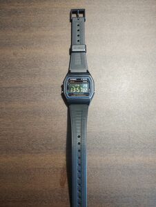 CASIO チプカシ 腕時計　f84w　文字盤黒反転カスタム