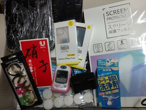 NO.013 ジャンク 大量 まとめ売り　生活家電 生活雑貨 クイックウォーマー 餌やり器 クッションカバー 携帯カバー お皿