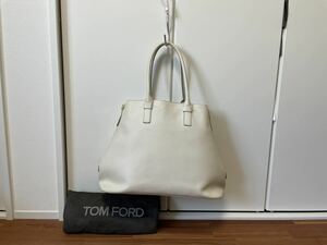 1円〜トムフォードトートバッグ Jenniferモデル。上品なオフホワイト、ゴールド金具、A4やパソコンが入ります　素材はレザー