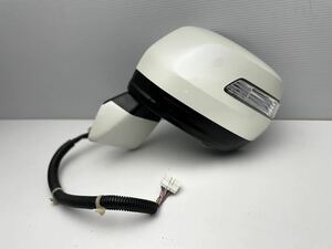 美品 動作品 ホンダ純正RK1 RK2 RK5 ステップワゴン カメラ/ウィンカー付 ドアミラー サイドミラー 左 15ピン ホワイトパール NH624P (U4)