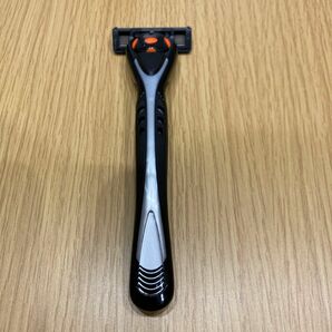 AEON トップバリュ BLADE RAZOR6枚刃+トリマー T字カミソリ