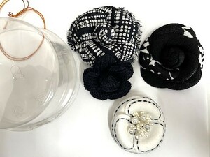 [ Kikusui -9166]* corsage 3 point set * black, white 2 color using | cloth made | fabric | flower | rose * used * used *KT