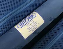 大型 リモワ スーツケース 4輪 キャスター付き 横幅約46㎝ 高さ約73㎝ 奥行約27㎝ TSAロック ダイヤル式 シルバー 海外旅行 RIMOWA_画像8