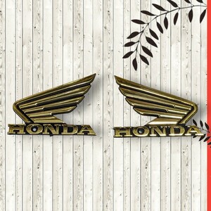 2枚セット　ホンダ　ウイング　エンブレム　ゴールド　寸法約70×90ミリ　新品　未使用品　HONDA　本田 4