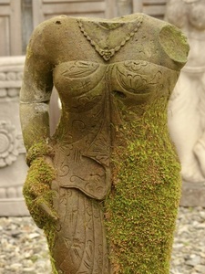 頭と腕のない南国の女の石像h78cm　引き取り限定 ヒンドゥー石像　バリ石像　ガーデンオブジェ　1229　