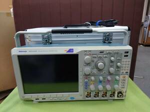 ★Tektronix テクトロ二クス　MDO4104C ミックスド・ドメイン・オシロスコープ 　１GHz　5GS/s　K1208NK