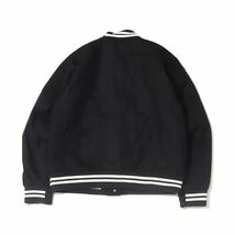 NIKE AS M NK AU VARSITY JKT DQ5011-010- M 軽量の断熱素材と滑らかなタフタ素材の裏地を使用し、重ね着しやすいデザイン◎_画像2