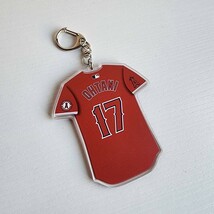 新品　MLB　大谷翔平　ロサンゼルス・エンゼルス　野球　ユニフォームキーホルダー　メジャーリーグ　両面印刷　アクリル　赤　10cm　RED_画像3