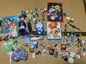 雑貨 アニメグッズ ドラえもん マカロニほうれん荘 がきデカ 下敷き 小物 フィギュア など 大量 まとめ ジャンク 1円スタート 