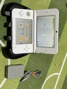 Nintendo 任天堂 ニンテンドー 3DSLL ゲーム機 アダプター +SD カード4gb ＋ゲーム台　セット　動作品　(FB-NT 2)