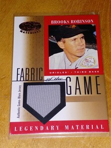 2001 Leaf Certified Materials Fabric of the Game Brooks Robinson Game Game-Worn Jersey ブルックス・ロビンソン　オリオールズ