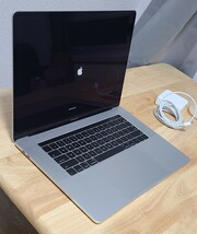 ★Apple MacBook Pro 2016 15.4インチ A1707 Core i7 2.9GHz 16GBメモリ 1000GB 1TB SSD Radeon Pro 460/4GB Retinaディスプレー Touch bar_画像3