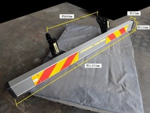 (625）中・大型用アルミリアバンパー(H4V)、ステーCQ３(ボルト付き)、反射板付き　新車外し品_画像1