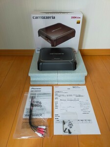 カロッツェリア　GM-D8400　クラス D定格出力　100W×4ch（4Ω）　4チャンネルアンプ　中古品