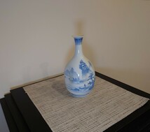 高木二郎（茲朗） 作　三川内焼　平戸 染付　花瓶　山水画　高さ約20cm　共箱　平戸焼_画像3