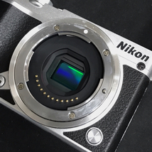 Nikon 1 J5 1 NIKKOR 10-30mm 1:3.5-5.6 VR 18.5mm 1:1.8 ミラーレス一眼 カメラ QR124-164_画像7