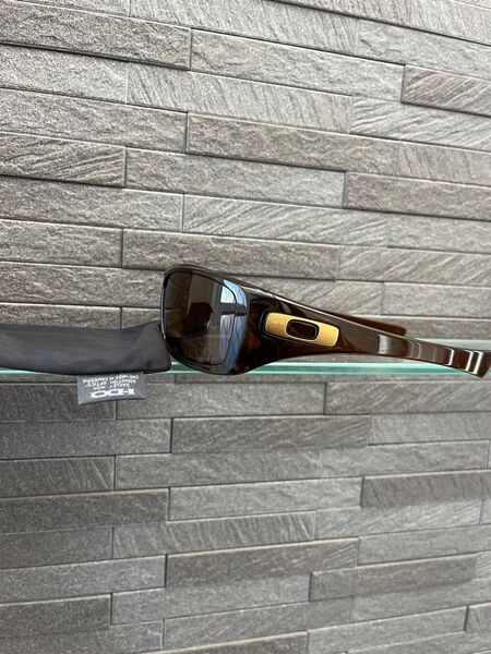 オークリーハイジンクス 偏光サングラス カッコイイ釣りにも