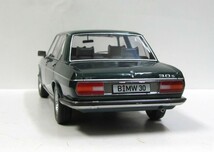 【KKスケール】1/18 BMW 3.0S E3 Mk.Ⅱ 4ドアセダン 1971年 グリーンメタリック (商品№ KKDC180405)ダイキャスト製ミニカー 並行輸入品_画像6