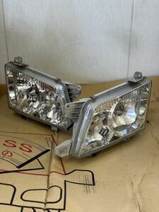 マツダ　タイタン　ヘッドランプKOITO 100-61569 トラック用電球付きクリップOK MAZDA TITAN TRUCK HEADLIGHT