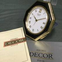 051201 251546 SEIKO　セイコー　DECOR　置き時計　AR832K　ブラック×ゴールドカラー　クオーツ　不動品　USED品_画像1