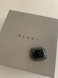 マルニ　ビジュー　ブローチ　シルバー　黒　ブラック　MARNI ☆