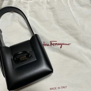 FERRAGAMO ハンドバッグ