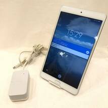 ★1円スタート★中古品 d-tab d-02k 32GB 動作品 充電器付き TYPE-C 動作少し重め シルバー タブレット ドコモ SIM SDカード 電池良好_画像1